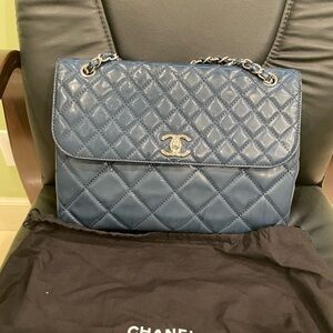 Chanel in the business Blue shoulder bag